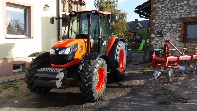 kubota m8560